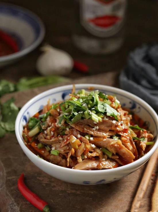 S4. 麻辣手撕鸡 Sliced Chicken with Hot Sauce